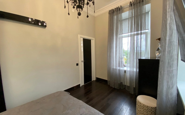 Dizaynerskaya V Tsentre Yaroslavlya Flat