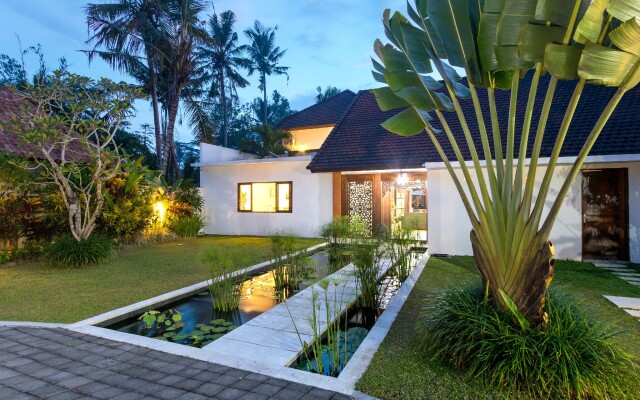 Вилла Candi Kecil Empat