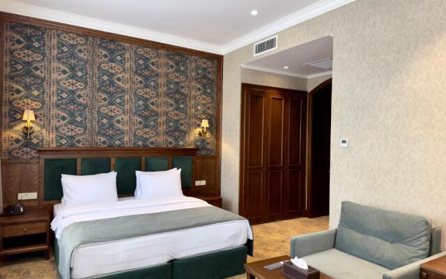 Midway Baku Hotel