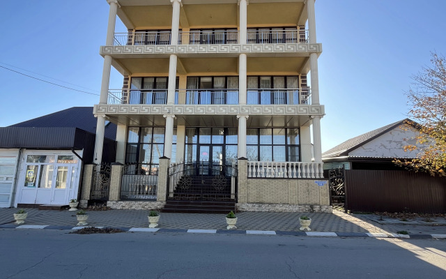 Mona Lisa Guest House