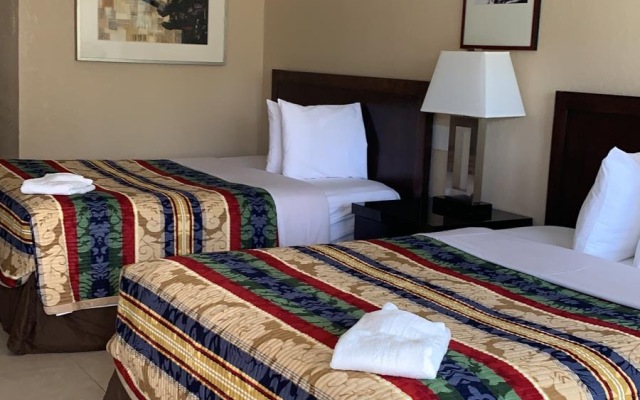 Apm Inn Hotel