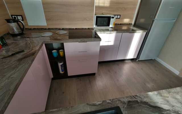 3Kh Komnatnaya Kvartira Na 15 Etazhe Apartments