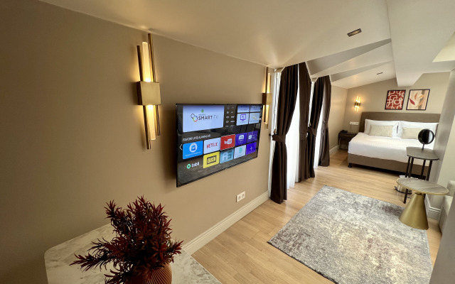 Weingart Suites Hotel
