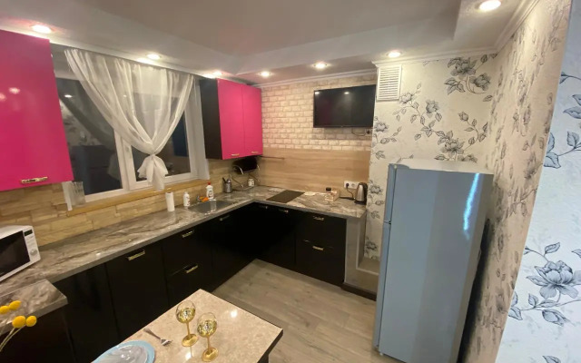 Апартаменты с 1 комнатой с новым ремонтом (КВАРТИРА51)