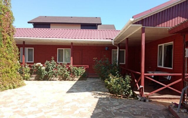 Leto Na Zarechnoy Guest House