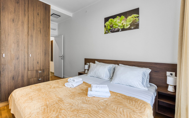 Sunny Side Three Bedrooms Apartment