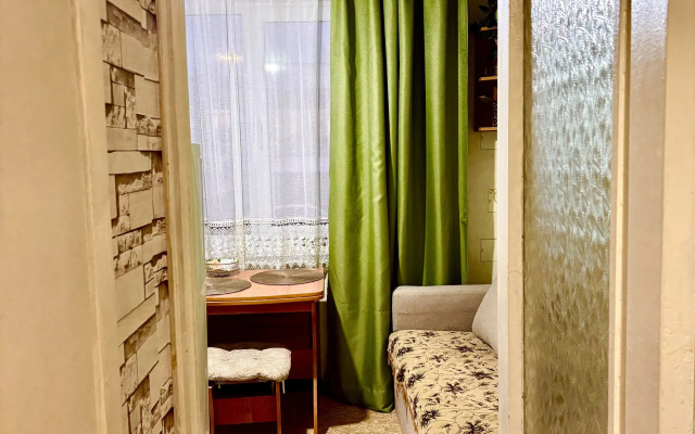 Na Ulitse Kommunalnaya 58a Flat
