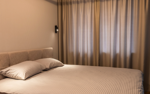 2-room with a balcony overlooking the Opera House flat