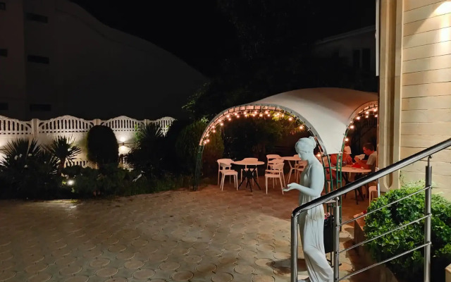 Kapitan Morej Hotel