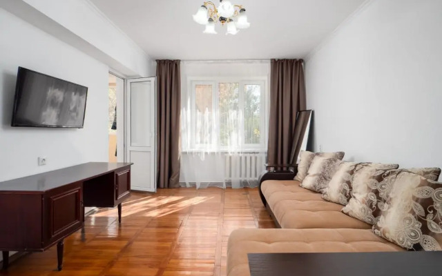 3-K v Tsentre Almaty Flat