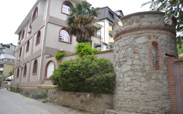Villa Familia Guest House