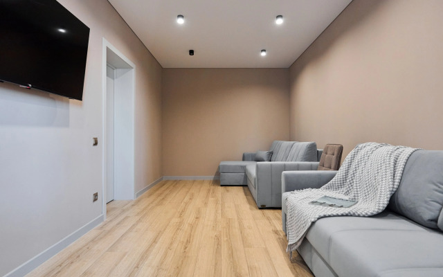 Квартира Двухкомнатная квартира возле центральной больницы