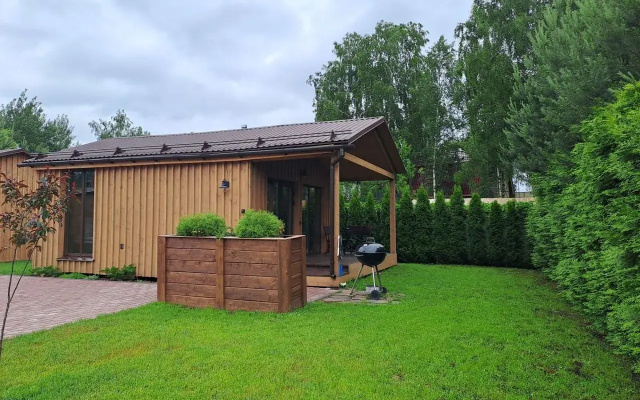 Castnyj dom na Lugovom 40m u reki v centre Zvenigoroda