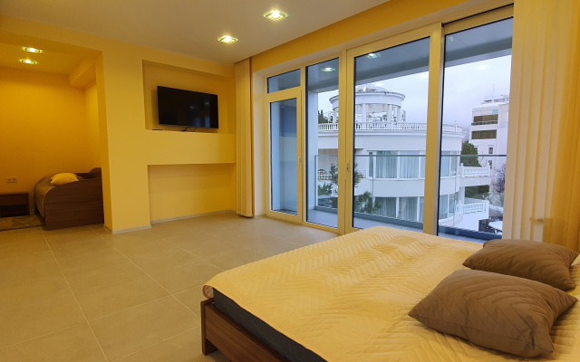 V ZhK Leto Apartment