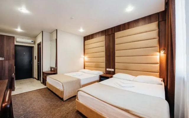 Peak Season 2 Apartments