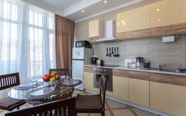 Квартира трехкомнатная с видом на море