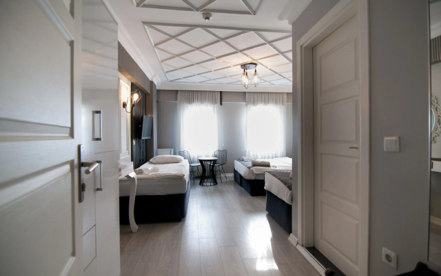Nova City Hotel