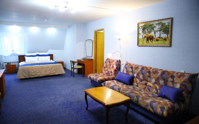 Gostinichno-Razvlekatelnyij Kompleks Kontinent Hotel
