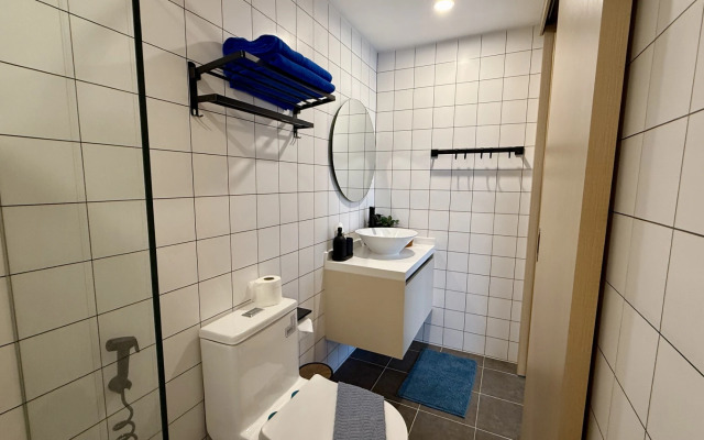 Sovremennaya Ryadom s Plyazhem Kamala Flat