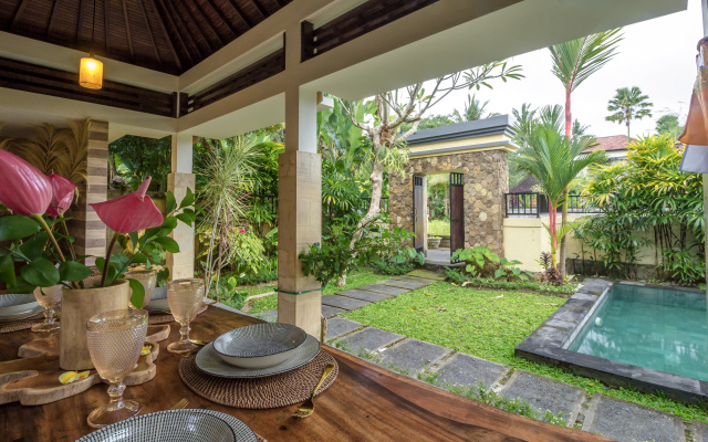 Blue Swing Villa