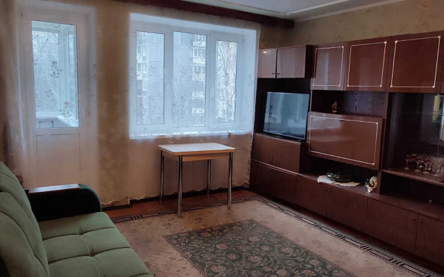 Na Prospekte Khudozhnikov 7k2 Flat