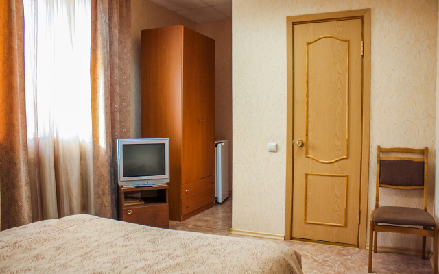 Adamas Hotel