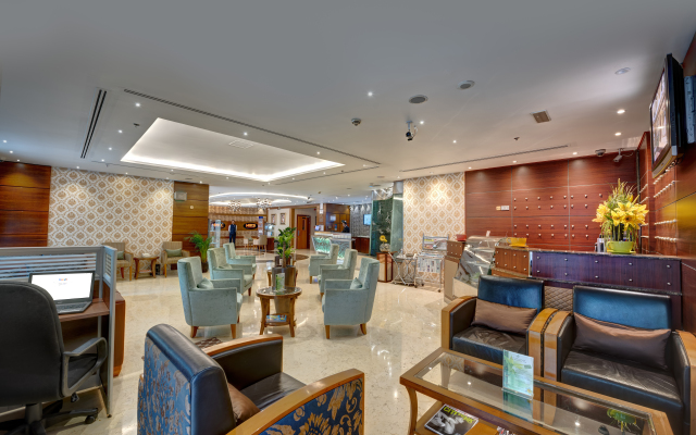 Отель Golden Tulip Al Barsha