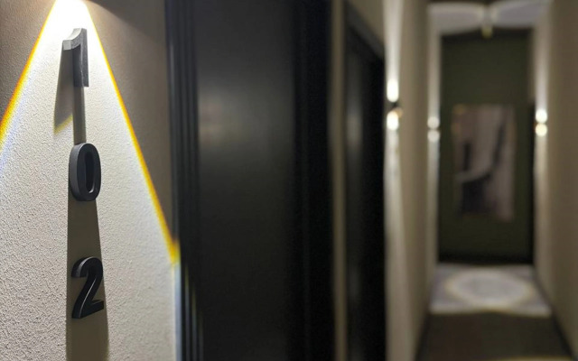 Twelve Inn Hotel