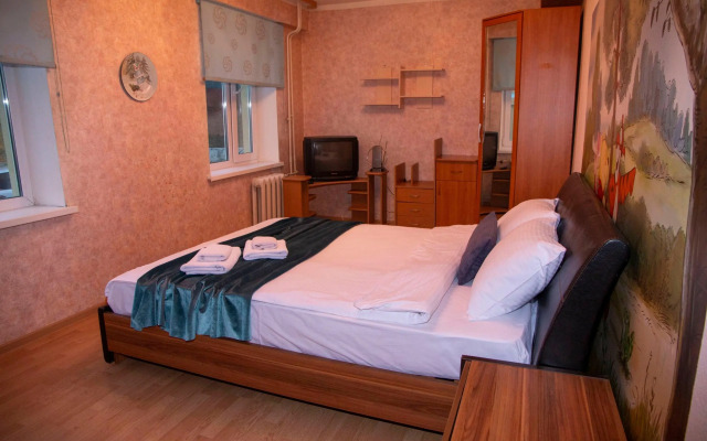 Апартаменты просторные трехкомнатные на Льва Толстого 5