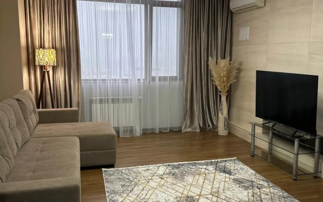 Ryadom s Posol'stvami SShA, OAE, KitayaApartments