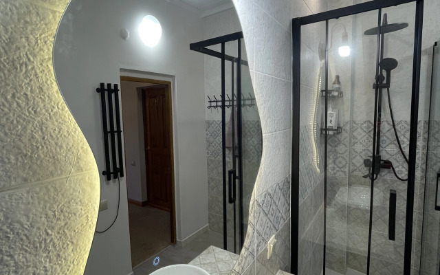 Zamok U Khudozhnika Guest House