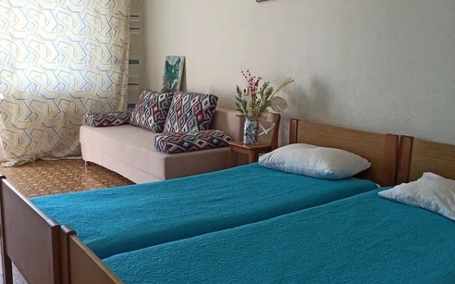 Dvukhkomnatnye Apartamenty Na 339 Strelkovoy Apartments