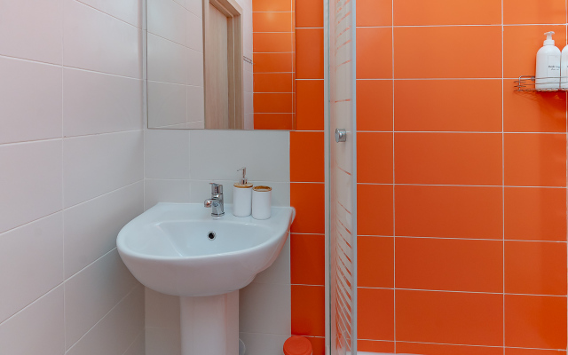 U Metro Parnas 3093 Apartment