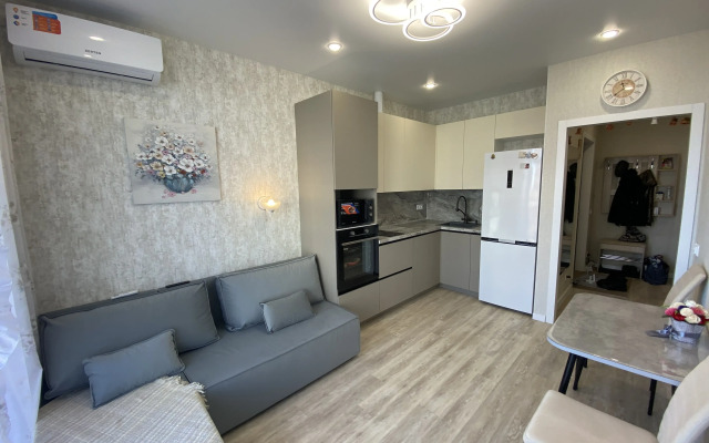 Rest with a panorama of the river Tours Flat