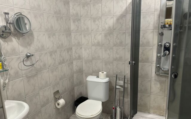 Lalaner Hotel