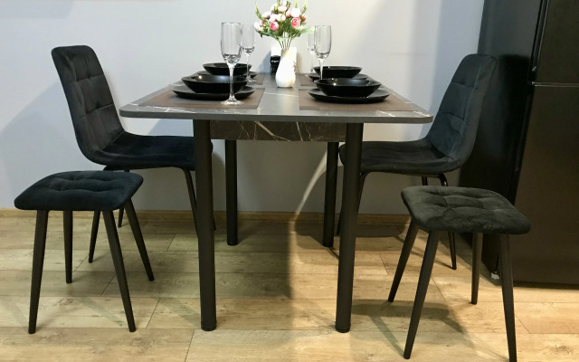 Современная комфортная квартира в спальном районе, рядом с выездом из города