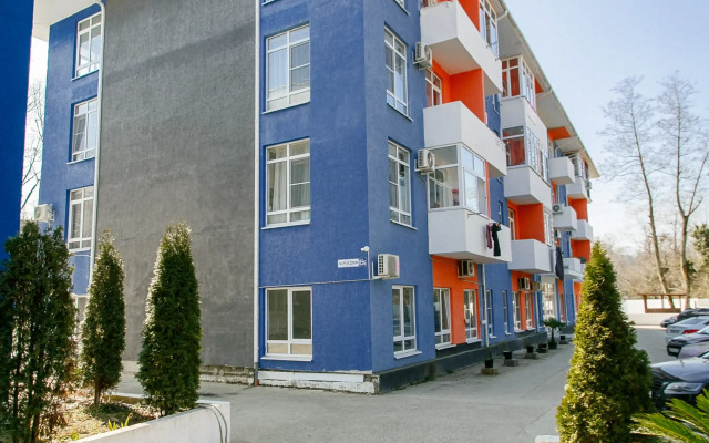 Lazurnaya Dolina 85b Flat
