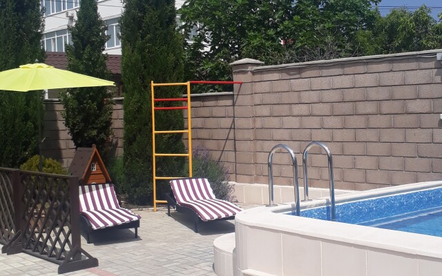 Yani Guest House