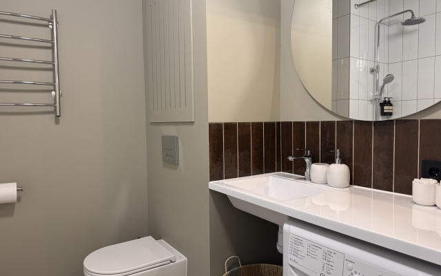 Mosaic on Bogolyonnaya 29A Brown Apartaments