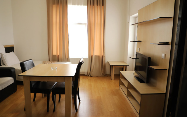 Arena Qakh Hotel