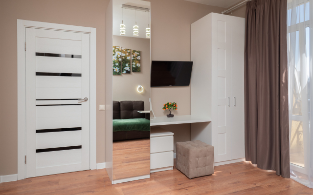 U Morya S Basseinom V ZhK Solnechnyij apt48 Apartment