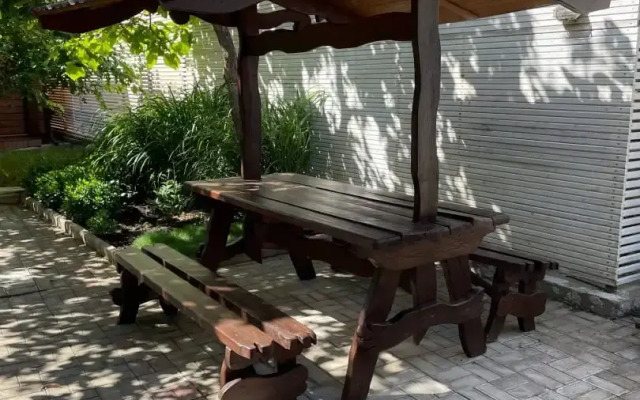 Yava Guest house