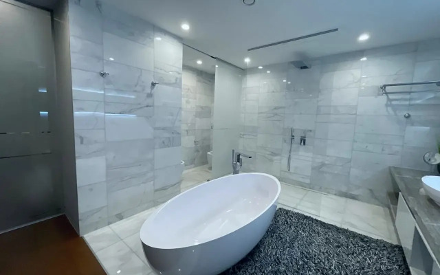 3-Kh Komnatnye V Bashne Oko Moskva Siti Apartment