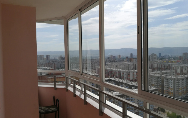 Na Alekseeva s Vidom na Gorod Flat
