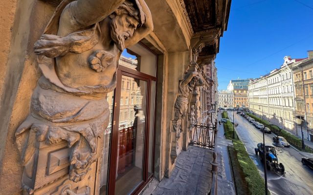 Апартаменты с балконом в самом центре города