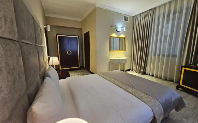 Crown Suites
