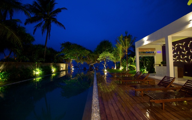 Roman Beach Hotel