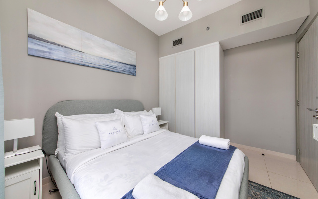 Zada Tower 1br with Excellent Dubai Canal View Apartments