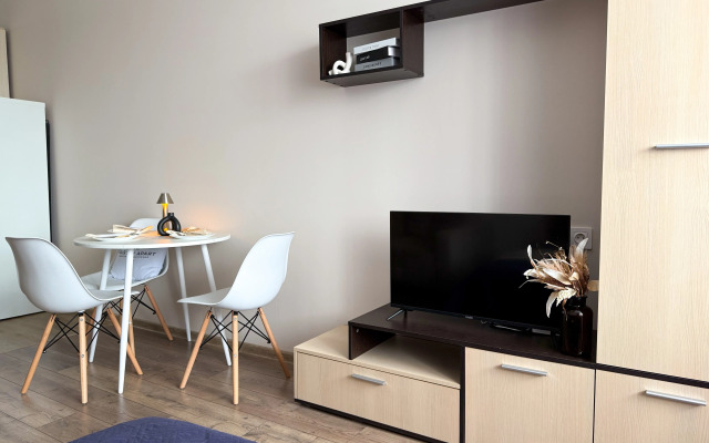 Tikhaya Studiya Na Novomoskovskoy Flat
