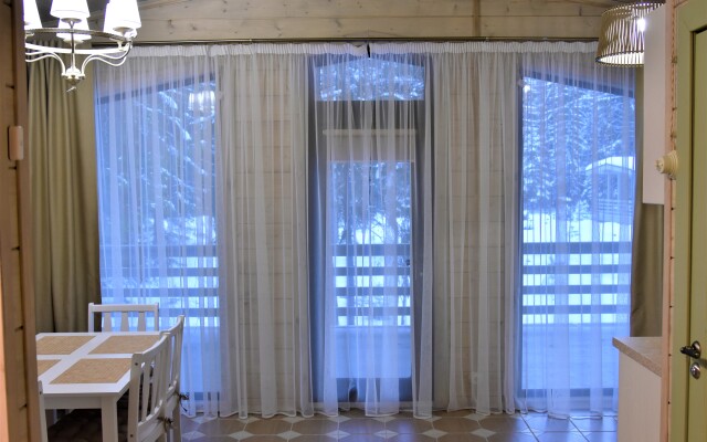 Лесной домик на берегу Озера Волго на Селигере - коттеджи Сосновый бор